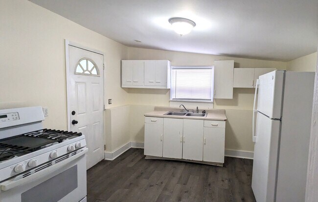 Building Photo - 1226 Langland, 2 bedroom house