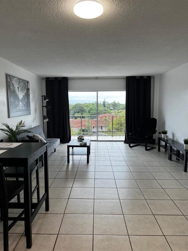 Foto principal - 4164 Inverrary Dr
