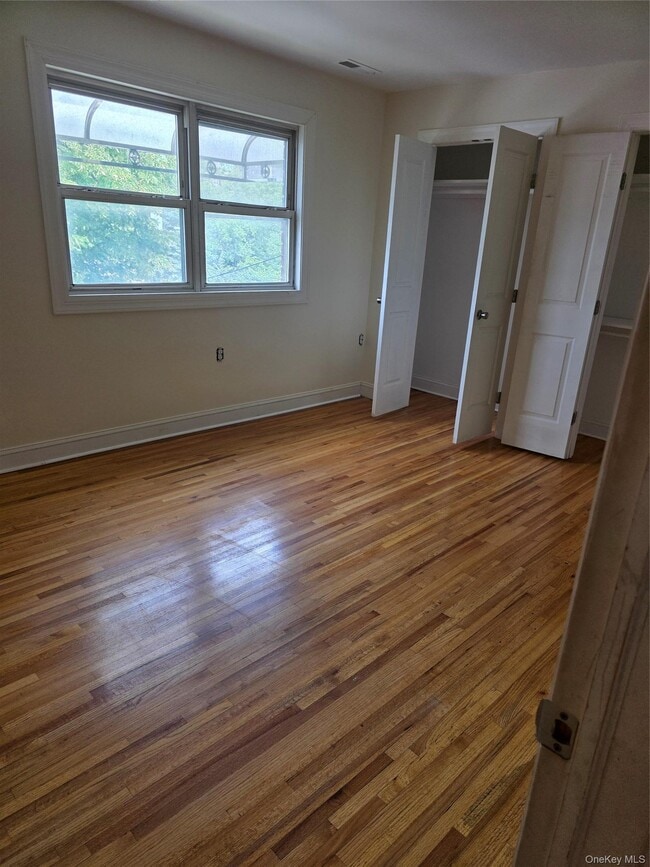Foto del edificio - 1500 E 222nd St
