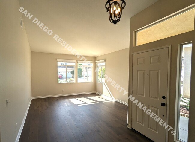 Building Photo - Beautiful 3/2 Near Castle Creek Country Club