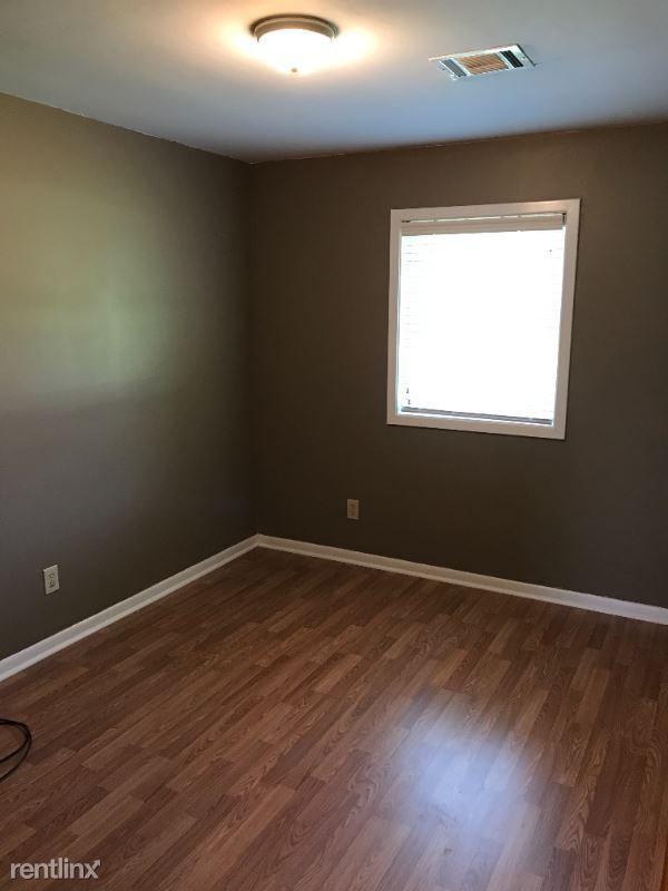 Foto del edificio - 3 br, 1.5 bath House - 701 oak street