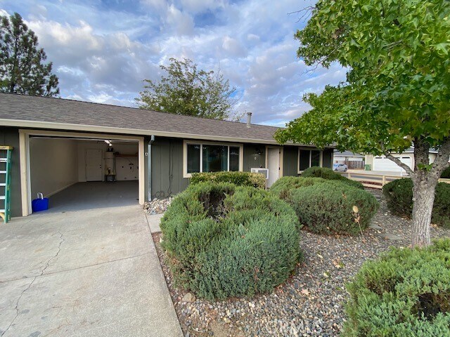 Building Photo - 18745 Magnolia Ct