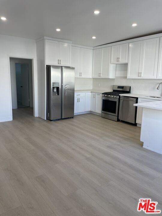 Foto principal - 5360 Kester Ave