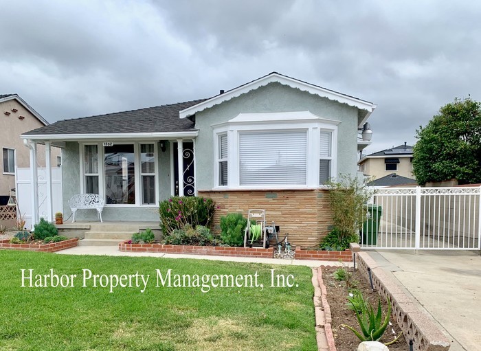 Primary Photo - Gorgeous Single Family Home