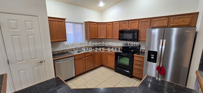 Building Photo - Newer 4 Bedroom 2 Bath Fruita