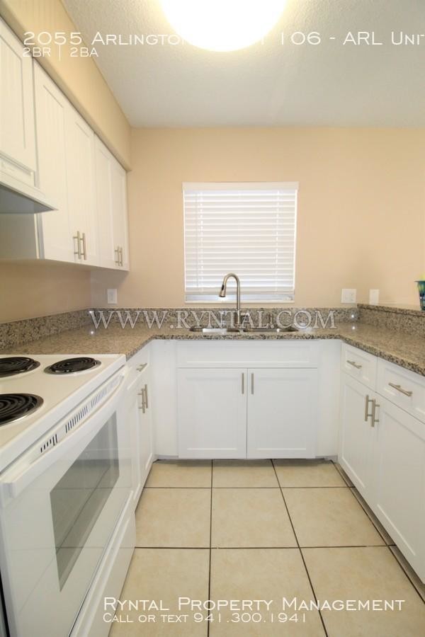 Building Photo - 2 bedroom in Sarasota FL 34239