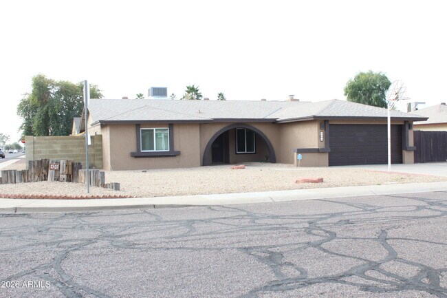 Building Photo - 7301 W Canterbury Dr