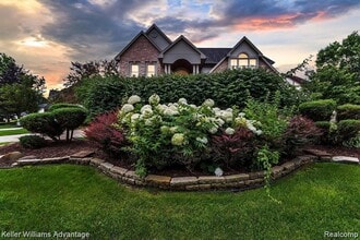 Building Photo - 9049 Cobblestone Cir