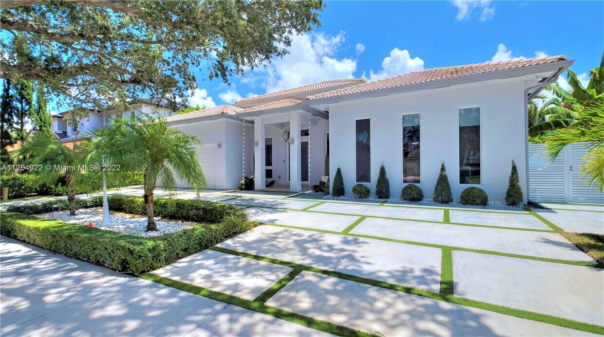 Foto principal - 16907 NW 83rd Plz