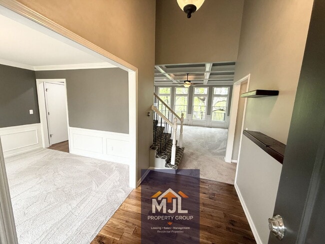 Building Photo - Beautiful 5 Bedroom / 3.5 Bath Home