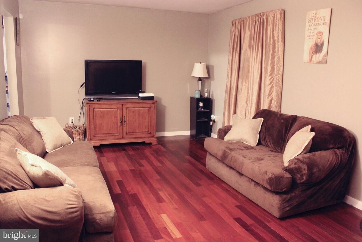 Primary Photo - 314 N Carolina Trail