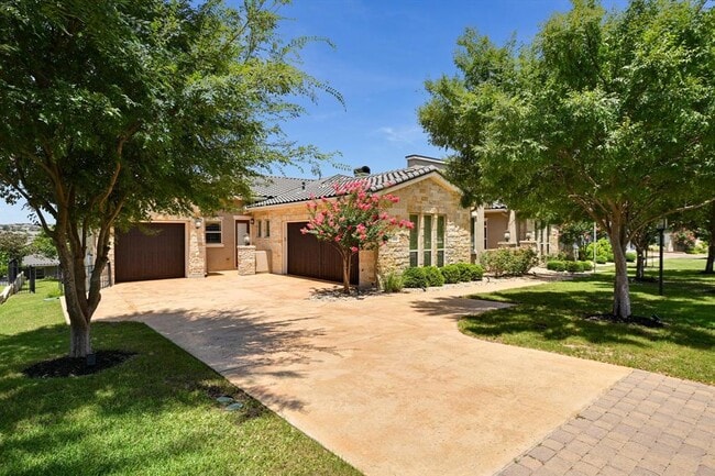 Building Photo - 112 Bisset Ct