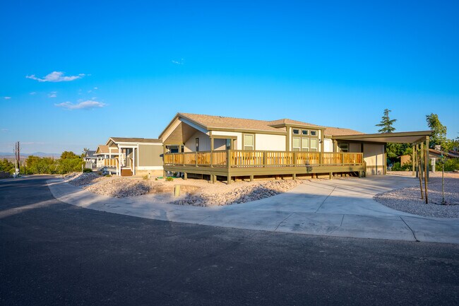 Building Photo - 407 Boulder Ln