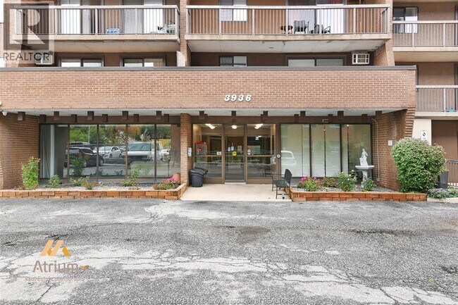 Photo du bâtiment - 3936 Wyandotte St E