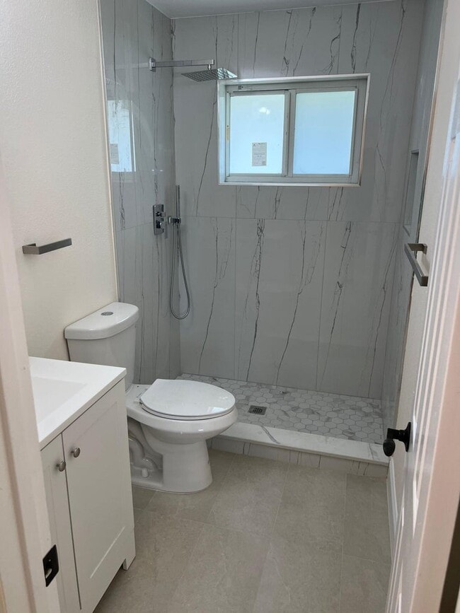 Building Photo - 4946 Canal Dr
