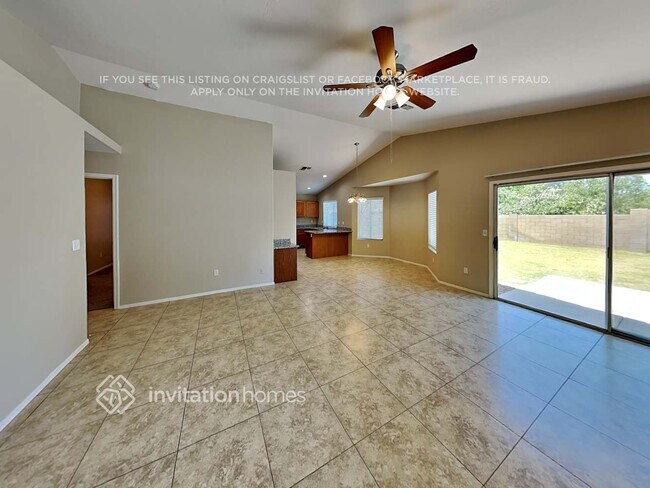 Foto del edificio - 4542 E Scott Ave