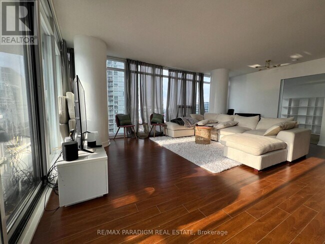 Building Photo - 2509 - 25 CAPREOL COURT