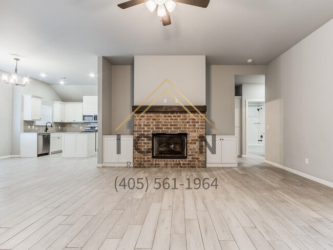 Building Photo - 4509 Desert Spring Ct