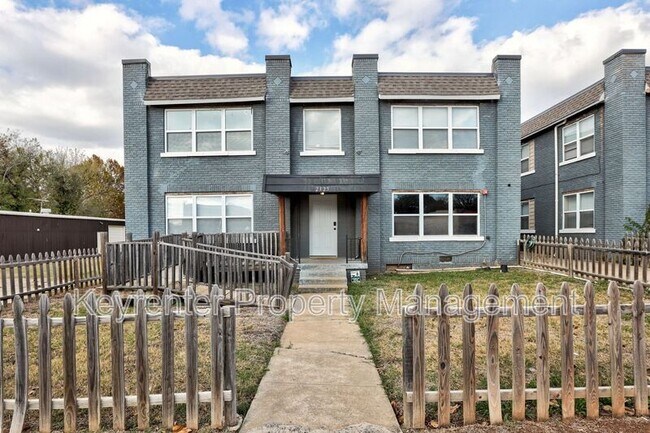 Building Photo - 2325 NW 12th St