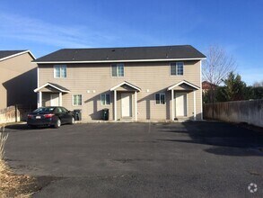 Building Photo - 1713 W Fern Dr