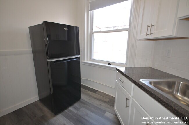 Building Photo - 5 Walbridge St