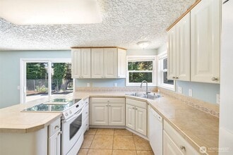 Building Photo - 11618 NE Angelo Dr