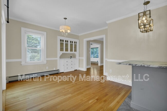 Photo - 184 William St House