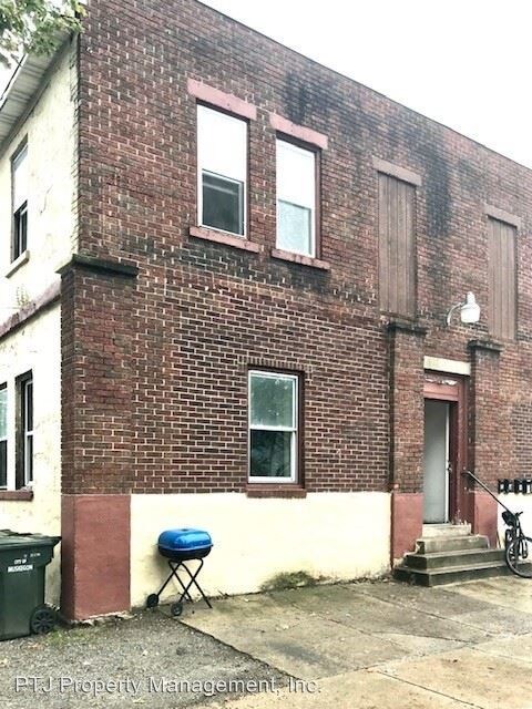 Primary Photo - 273 E Forest Ave