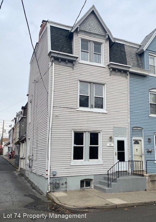 Building Photo - 4 br, 1 bath House - 151 W Turner Street