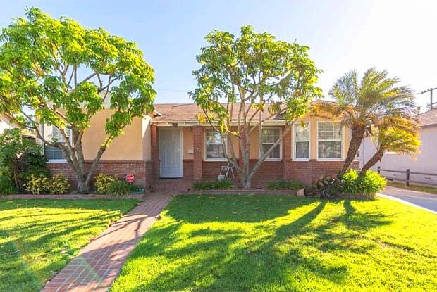 Foto del edificio - 2452 Colby Ave