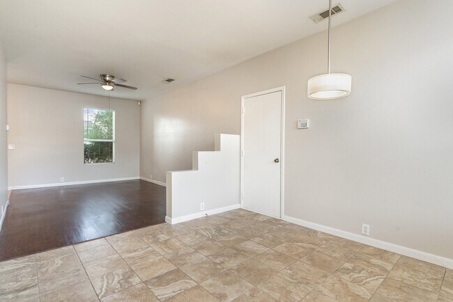 Foto del edificio - 815 Carlton Rd