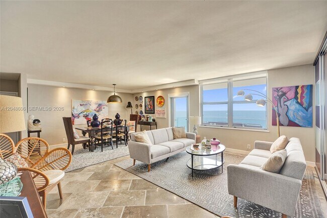 Foto del edificio - 9225 Collins Ave