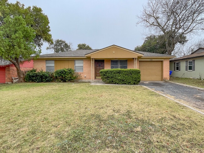 Building Photo - 1118 La Porte Dr