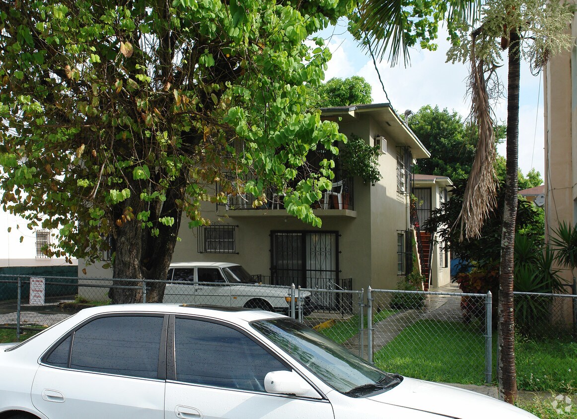 Building Photo - 1037 NW 1st St