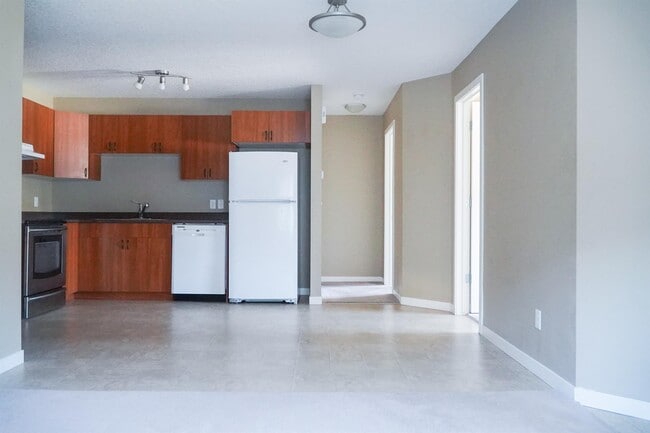 Building Photo - 5051 James Hill Rd