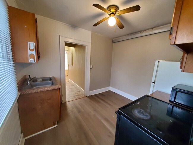 Foto del edificio - 808-810 W 2nd St