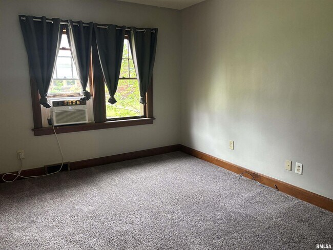 Foto del edificio - 1728 E Locust St