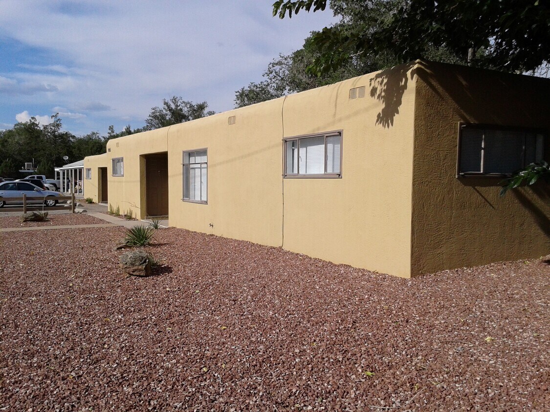 Nice Quiet Neighborhood - 1904 Alvarado Dr NE