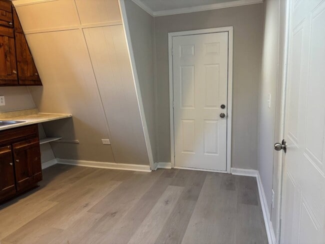 Building Photo - 328 Carter Rd