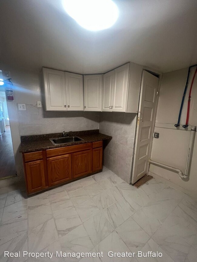 Building Photo - 4 br, 2 bath House - 51 Sweeney St.