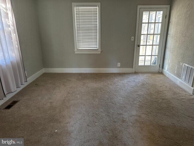 Foto del edificio - 415 Stanford Ct