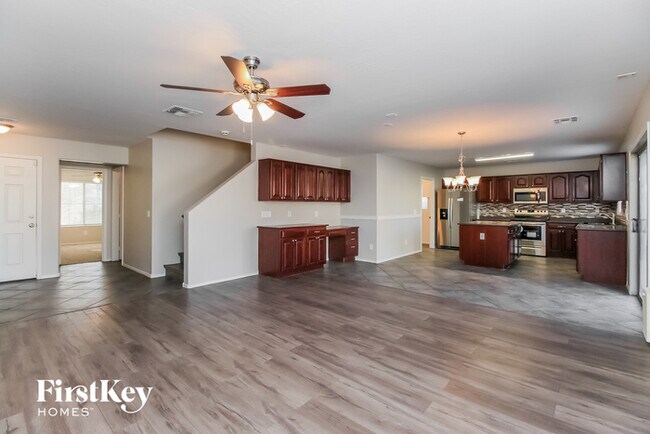 Building Photo - 1210 W Desert Basin Dr