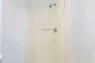 Building Photo - 5420 S Tacoma Way