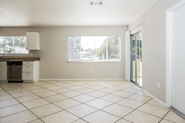 Foto del edificio - 7143 Gama Ct