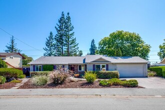 Building Photo - 1549 Fordham Way