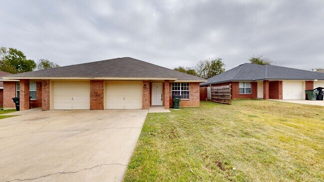 Building Photo - 1406 Van Zanten Ct
