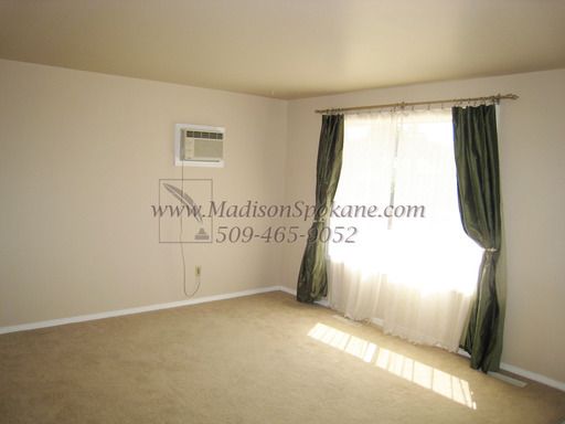 Building Photo - 3607 E 33rd Ave
