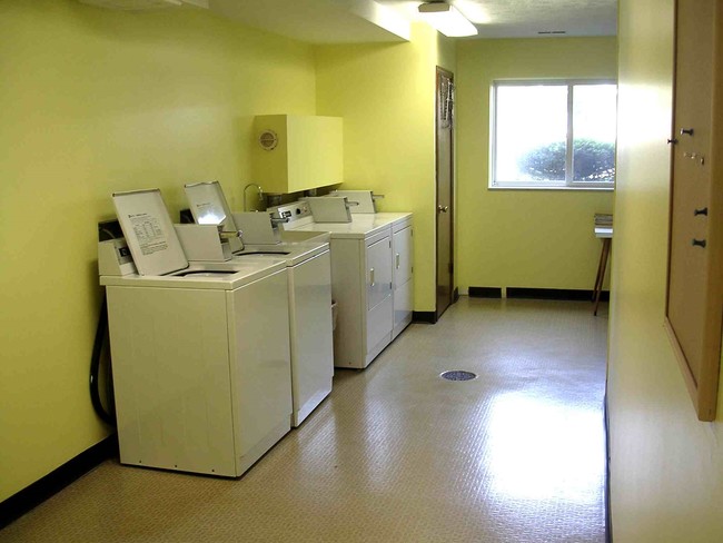 laundry room - Warren Apartments