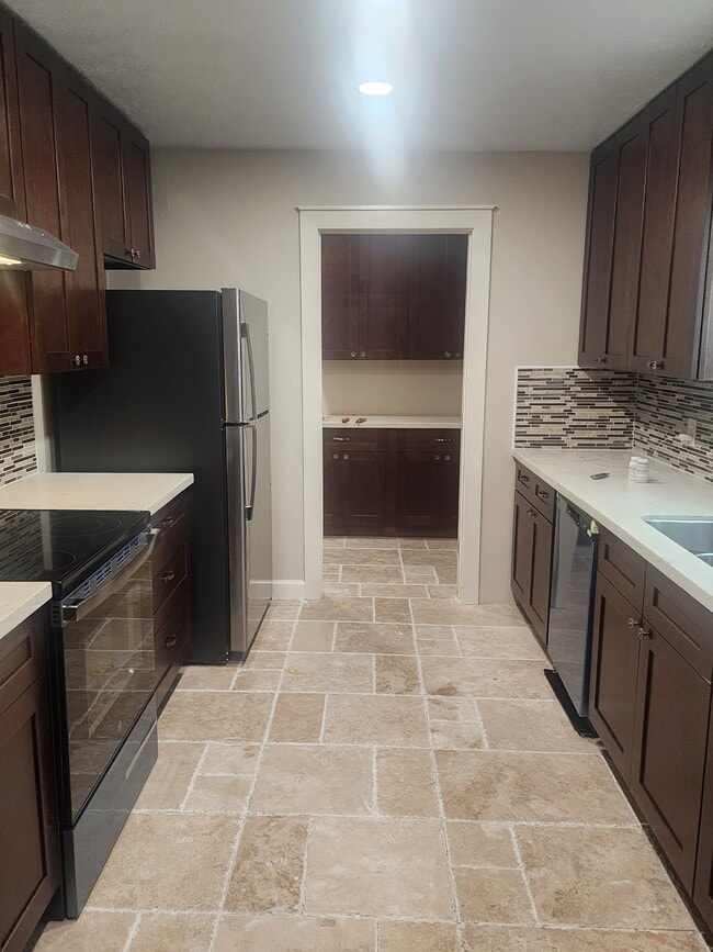 Building Photo - 8380 Shenandoah Dr