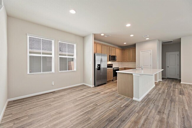 Building Photo - 207 Cherry Blossom Ln